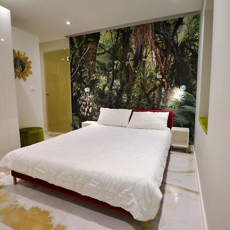 Lion'S Den Deluxe Studio Lägenhet Budapest Exteriör bild