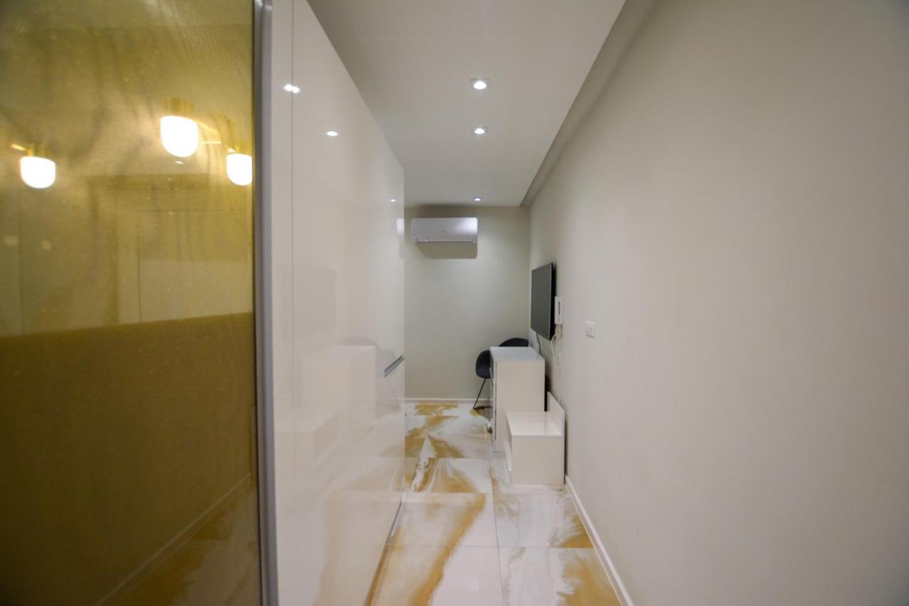 Lion'S Den Deluxe Studio Lägenhet Budapest Exteriör bild
